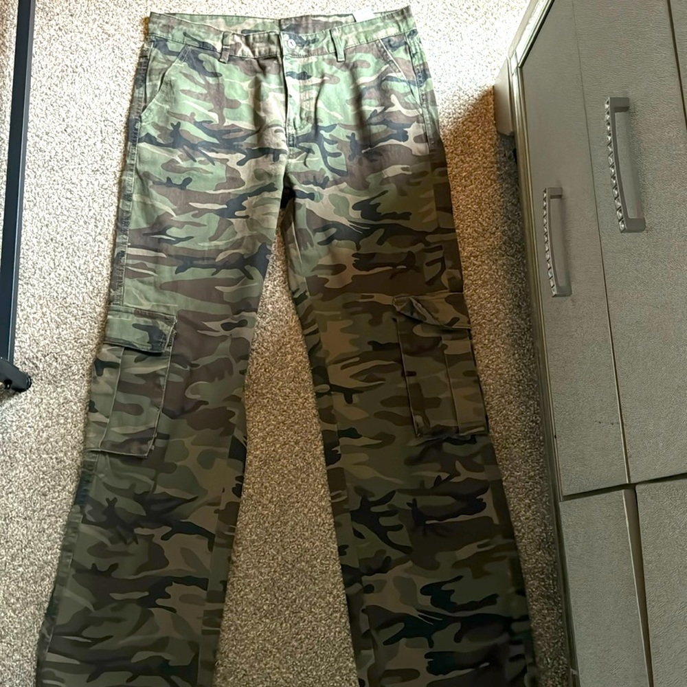 Camo cargo jeans